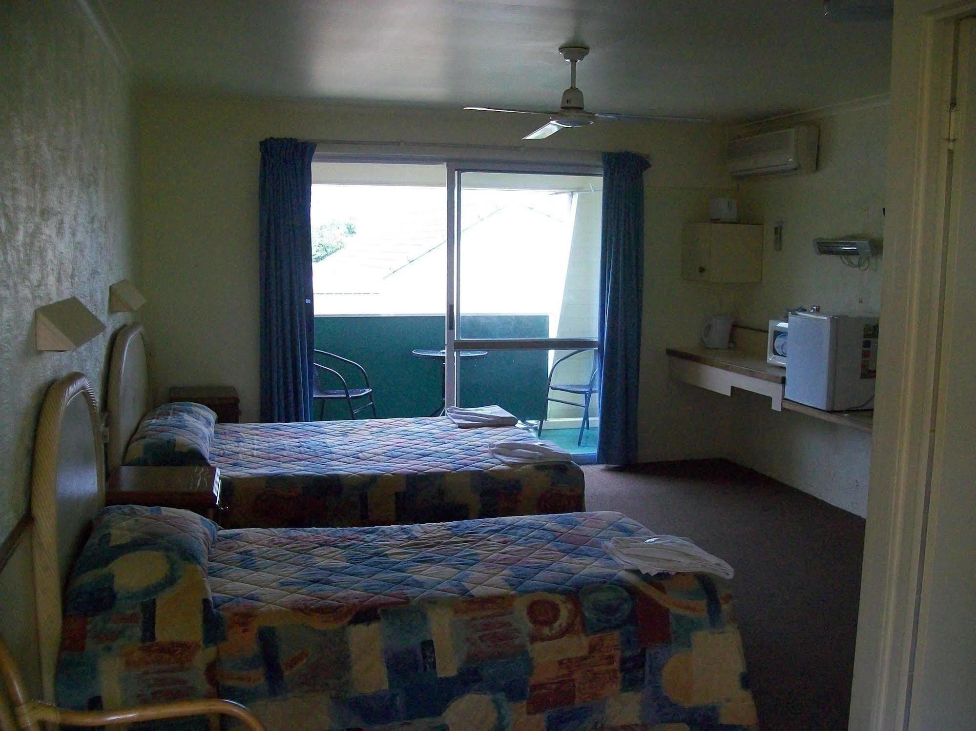 Sun Plaza Motel - マッカイ エクステリア 写真